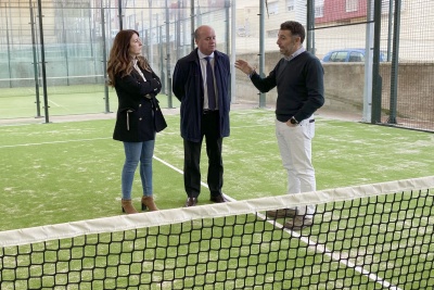 Prosiguen las labores de mantenimiento y mejora del Centro de Pádel Momo 