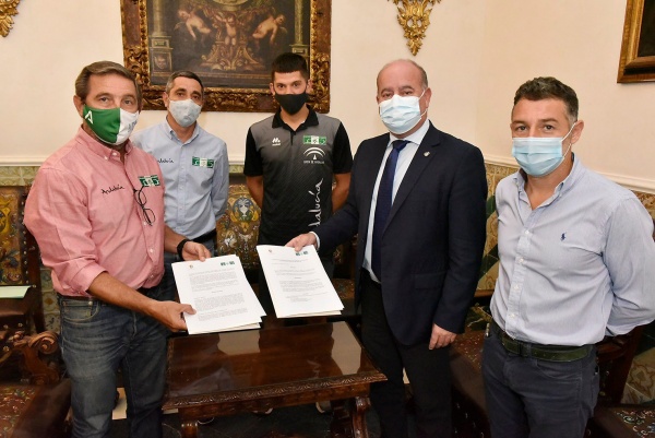 ACUERDO DE COLABORACIÓN ENTRE LA FEDERACION ANDALUZA DE TRIATLON Y EL AYU